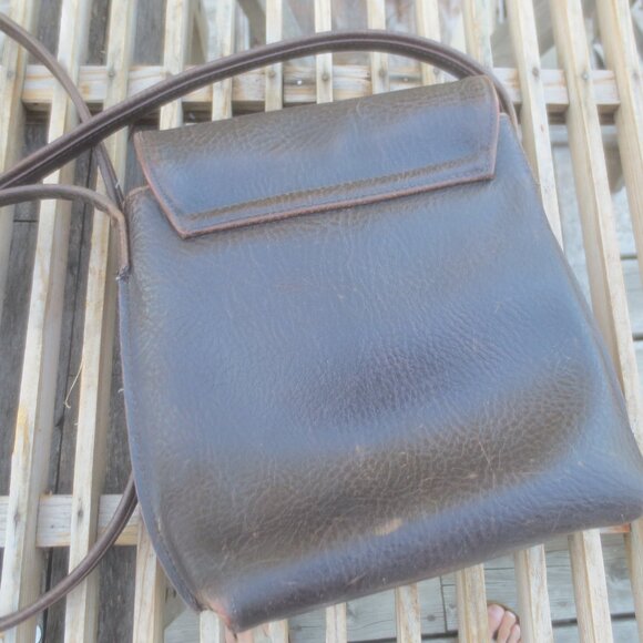 Liz Claiborne Thick Leather Utility Travel Shoulder Pouch. - Picture 8 of 11